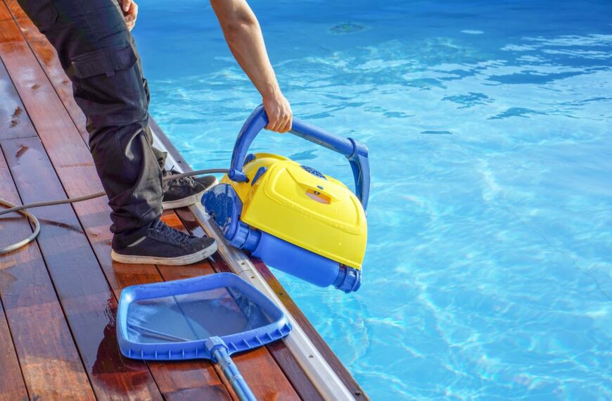 How to Choose the Right Pool Cleaning Service for Your Needs